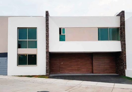 CASA EN VENTA/RENTA EN PASEO DEL PARQUE TRES MARIAS, MORELIA