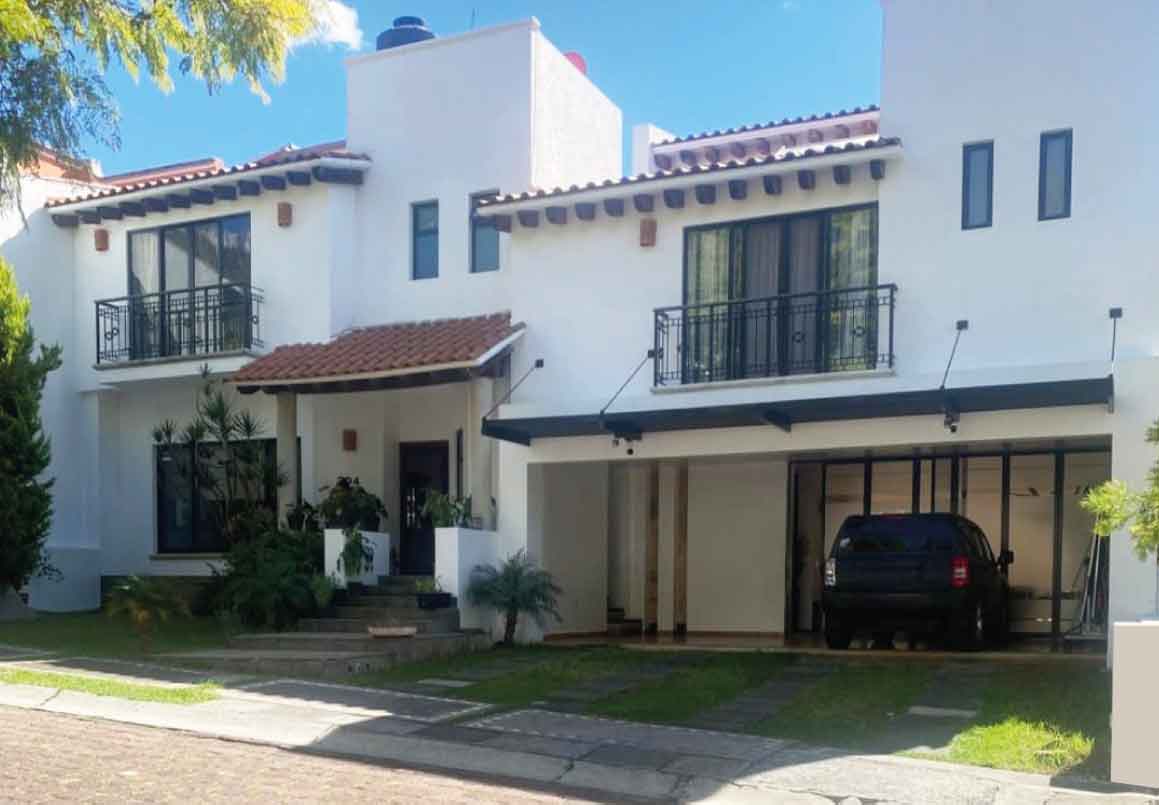 CASA EN VENTA EN RESIDENCIAL CUMBRES DE MORELIA