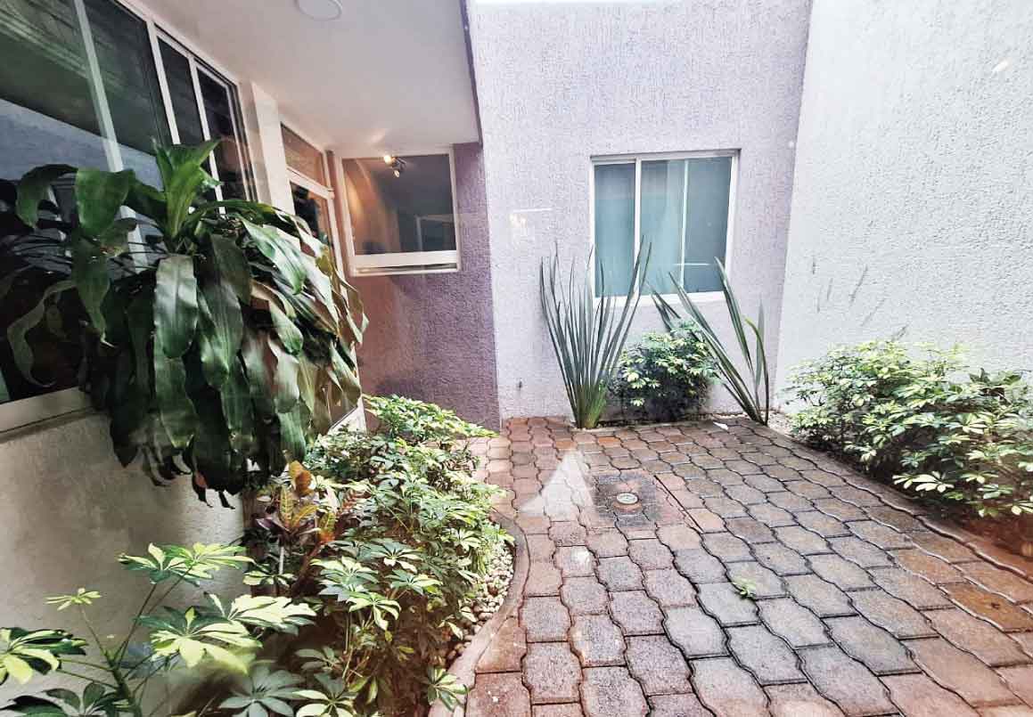 CASA EN VENTA POR CASA DE GOBIERNO, MORELIA