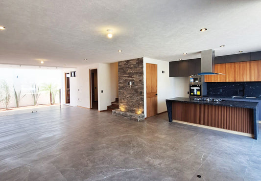 CASA EN VENTA EN RINCON DE LA MONTAÑA, MORELIA
