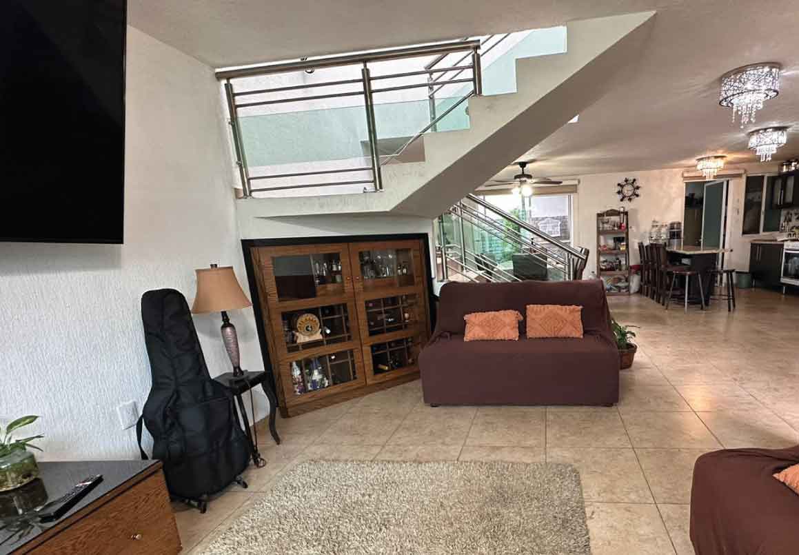 CASA EN VENTA EN FRACC. RINCON DE AGUA CLARA, MORELIA