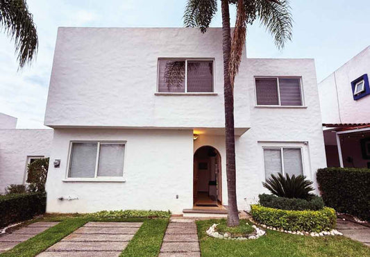 CASA EN VENTA EN BOSQUES TRES MARIAS, MORELIA