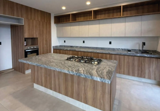 CASA EN VENTA CON SOTANO EN VENTA EN RIO ALTOZANO, MORELIA