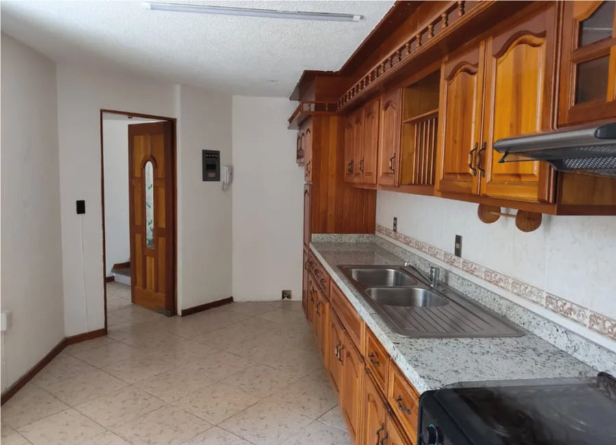 CASA EN VENTA EN CUMBRES DE MORELIA