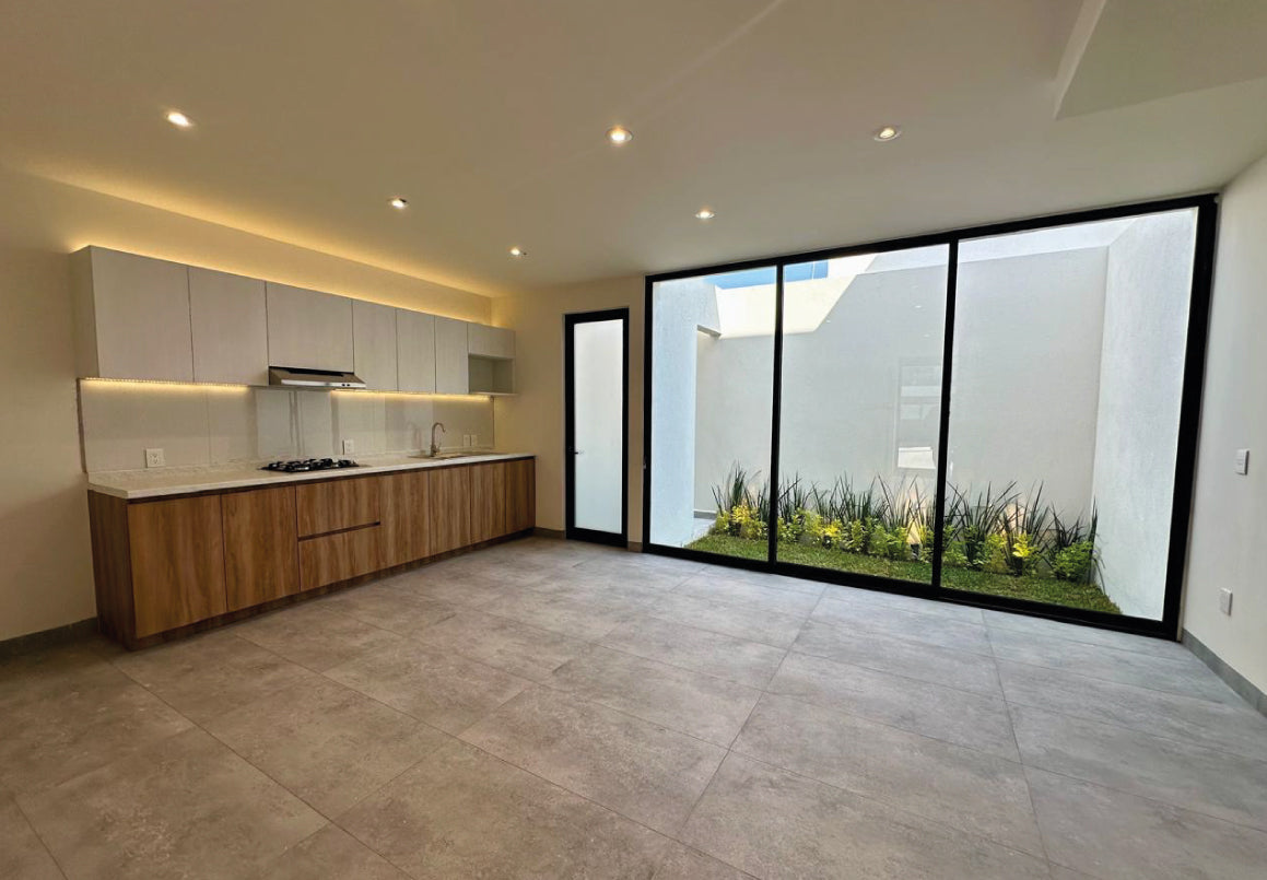 CASA EN VENTA EN PUERTA TRES MARIAS NORTE, MORELIA