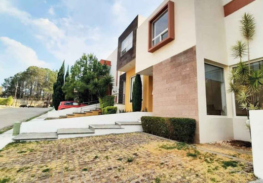 CASA EN RENTA EN COTO PRIVADO EN ALTOZANO, MORELIA