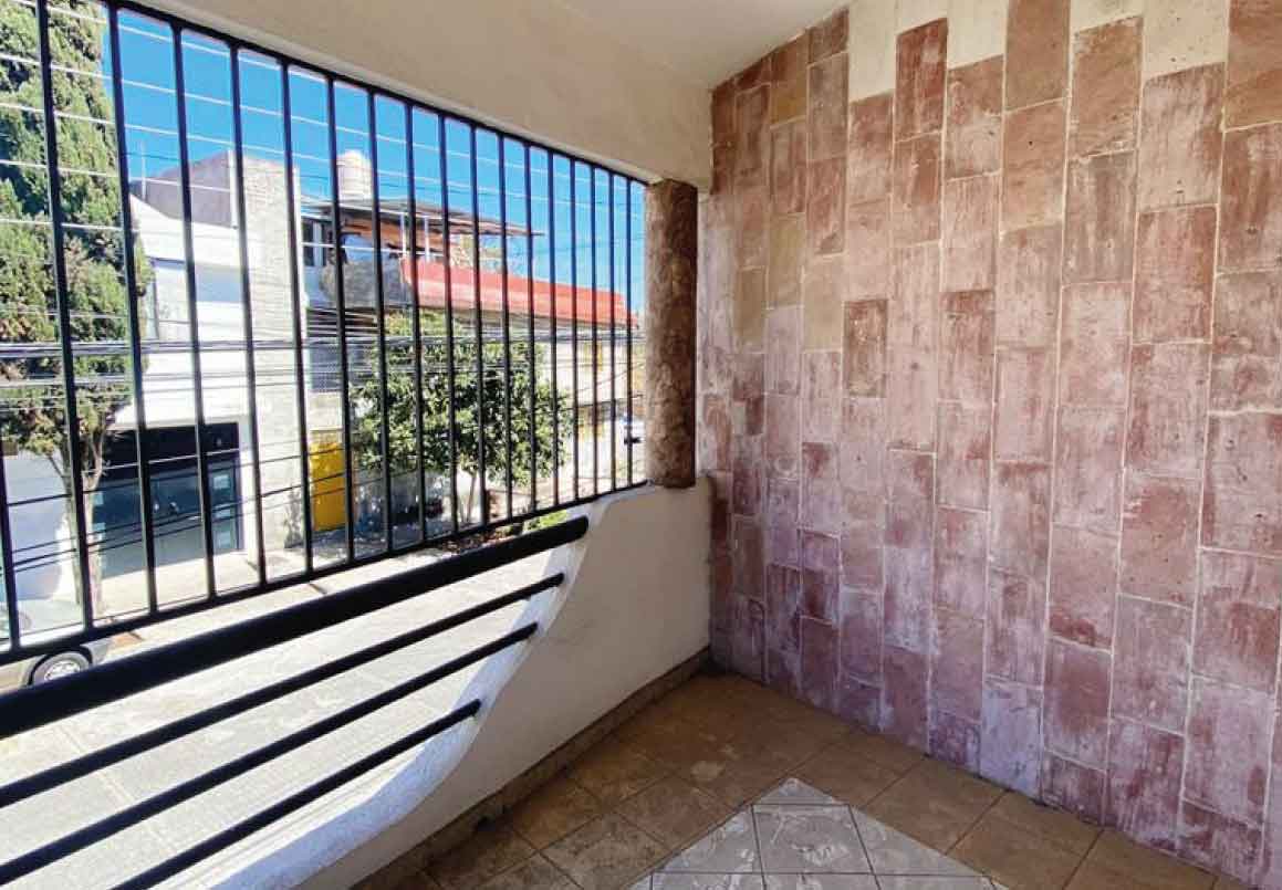 CASA EN VENTA EN FRACCIONAMIENTO LEONA VICARIO, MORELIA