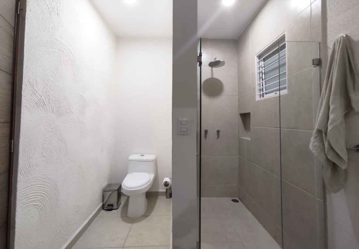 CASA EN VENTA EN RESIDENCIAL TORRES CASTELLON, MORELIA