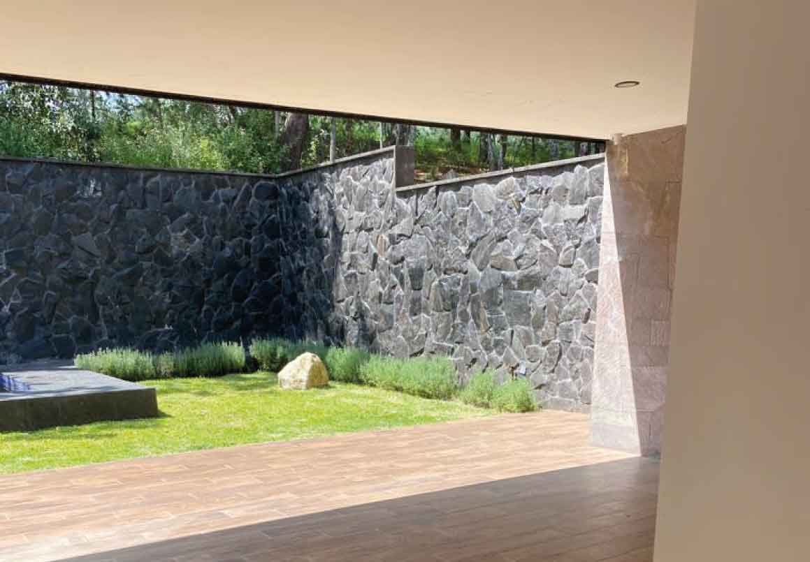 CASA RESIDENCIAL EN VENTA EN EL CLUB Y DENTRO DEL CAMPO DE GOLF ALTOZANO, MORELIA