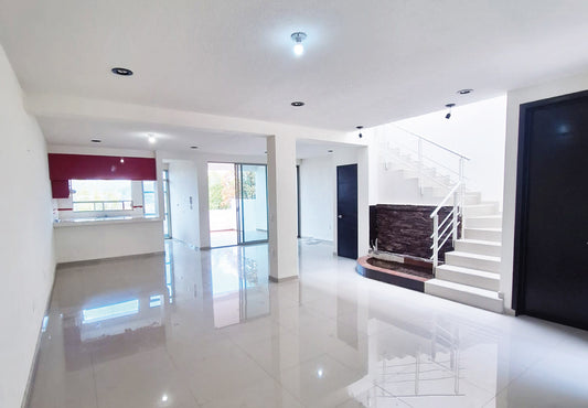 CASA EN VENTA EN PASEO DE LAS AGUILAS ALTOZANO, MORELIA