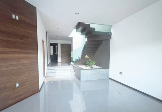 CASA EN RENTA EN CLUB Y DENTRO DEL CAMPO DE GOLF ALTOZANO, MORELIA