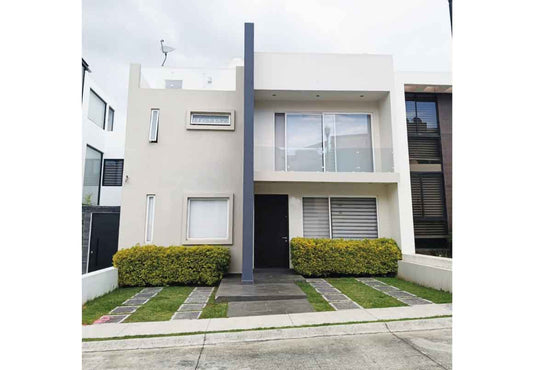 CASA EN VENTA/RENTA EN RINCON DE LA MONTAÑA, MORELIA
