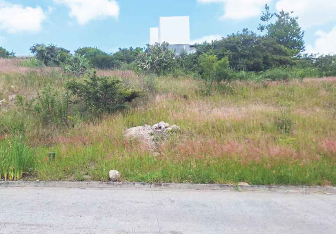 TERRENO EN VENTA EN EL CLUB Y DENTRO DEL CAMPO DE GOLF TRES MARIAS, MORELIA