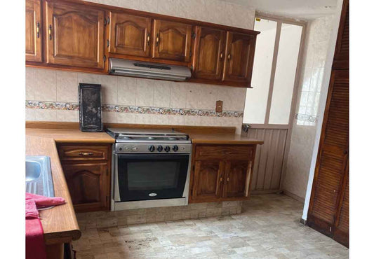 CASA EN VENTA EN AV. CAMELINAS, MORELIA