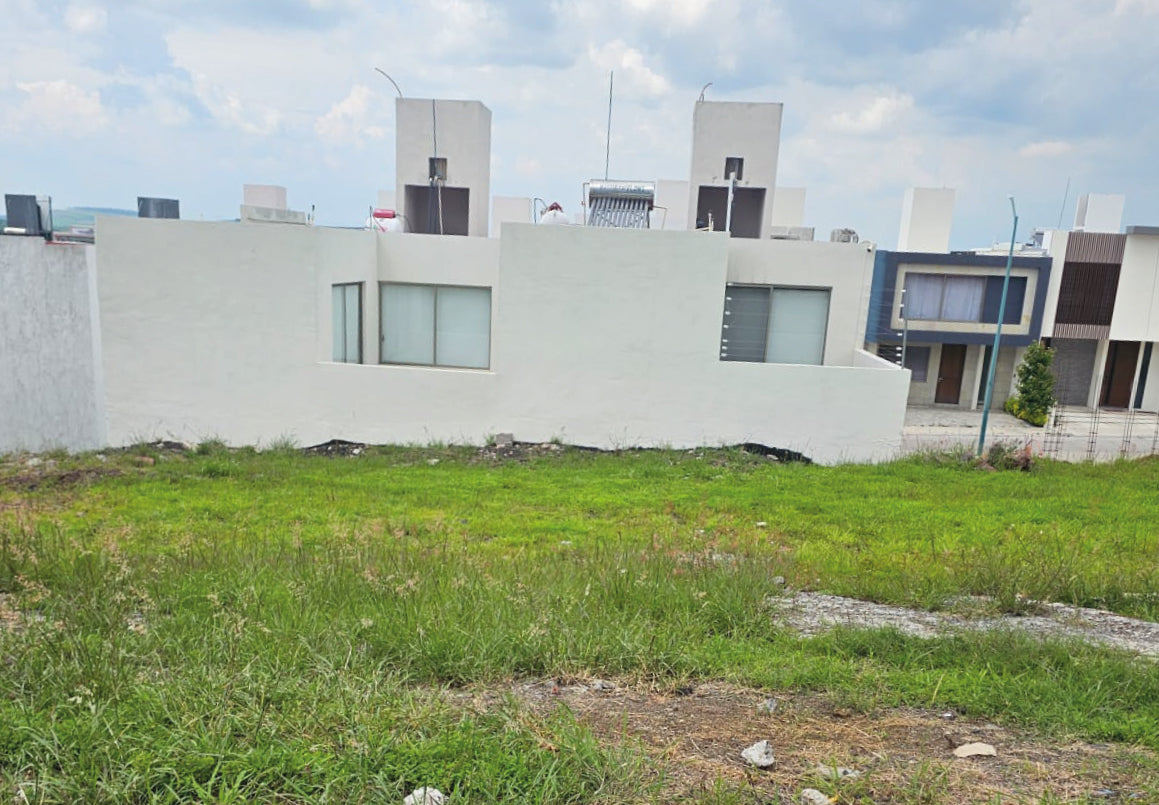 TERRENO EN VENTA EN CAÑADAS DEL BOSQUE TRES MARIAS, MORELIA