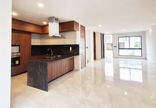 CASA EN VENTA EN MIRLOS ALTOZANO, MORELIA