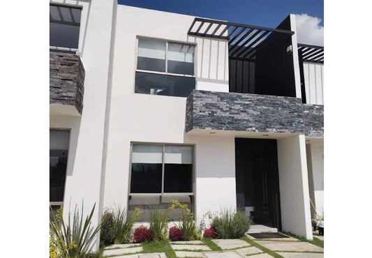 CASA EN VENTA EN FRACC. RINCON DE LAS AVES, MORELIA