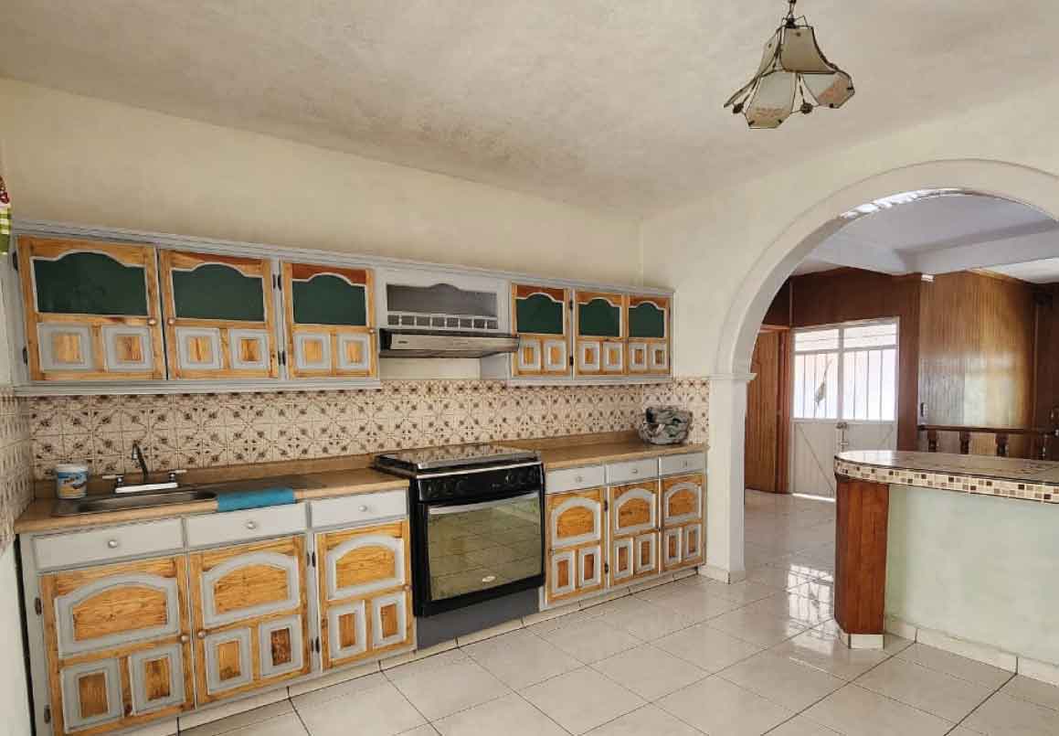 CASA EN VENTA CERCA DE LOMAS DE VISTA BELLA, MORELIA