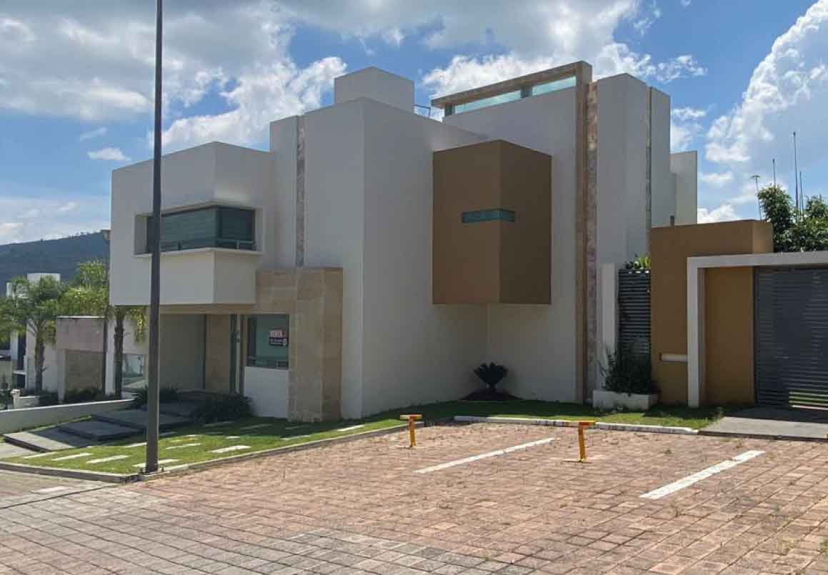 CASA EN VENTA EN CEDROS TRES MARIAS, MORELIA