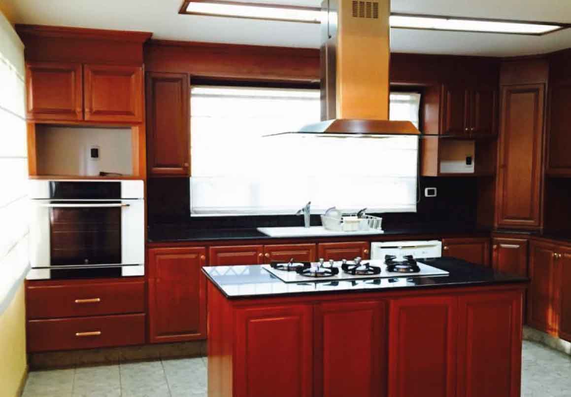 CASA RESIDENCIAL EN VENTA EN LOMAS DE VISTA BELLA, MORELIA