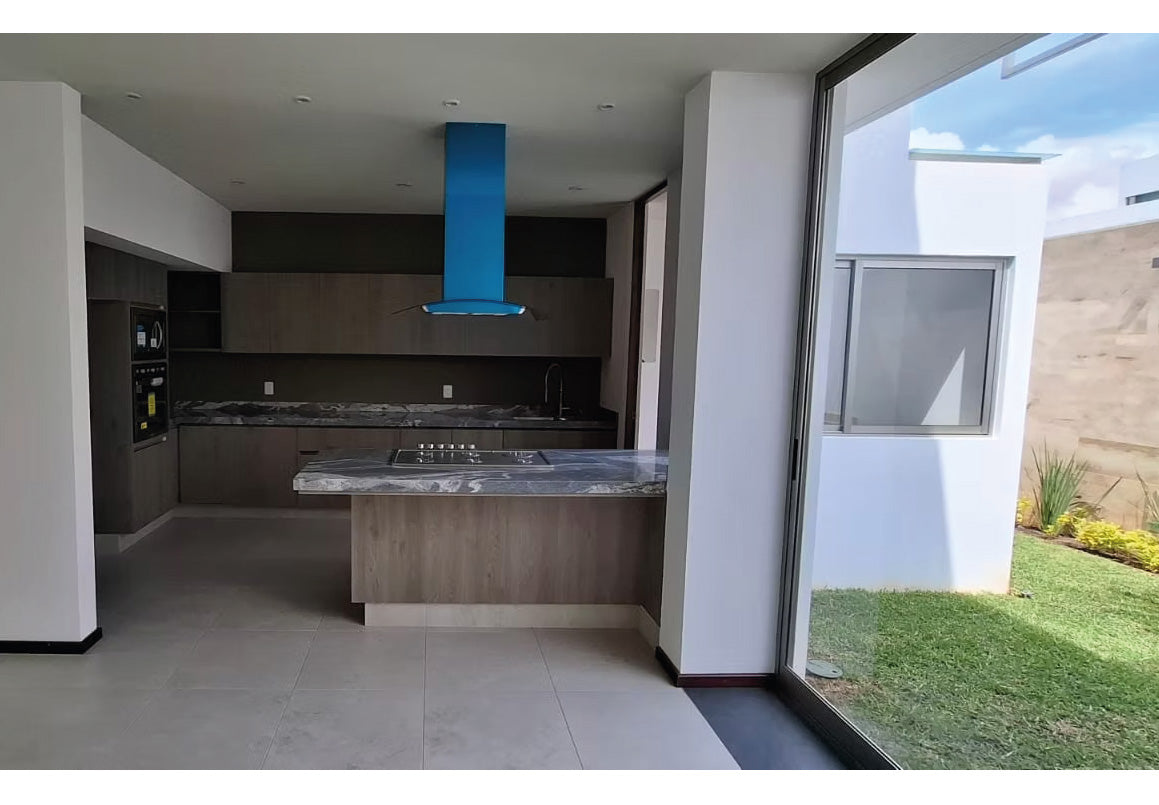 CASA EN VENTA EN EL OLIVAR ALTOZANO, MORELIA