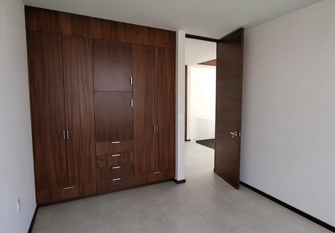 CASA EN VENTA EN EL OLIVAR ALTOZANO, MORELIA