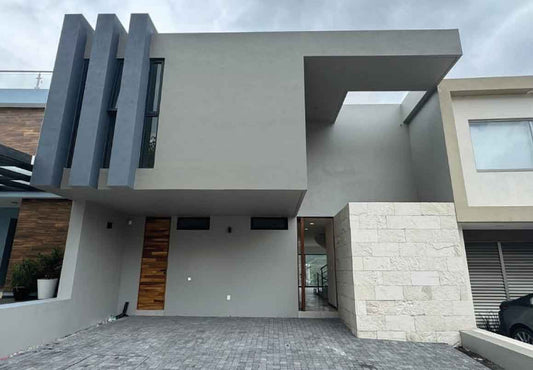 CASA EN VENTA EN PUERTA TRES MARIAS, MORELIA