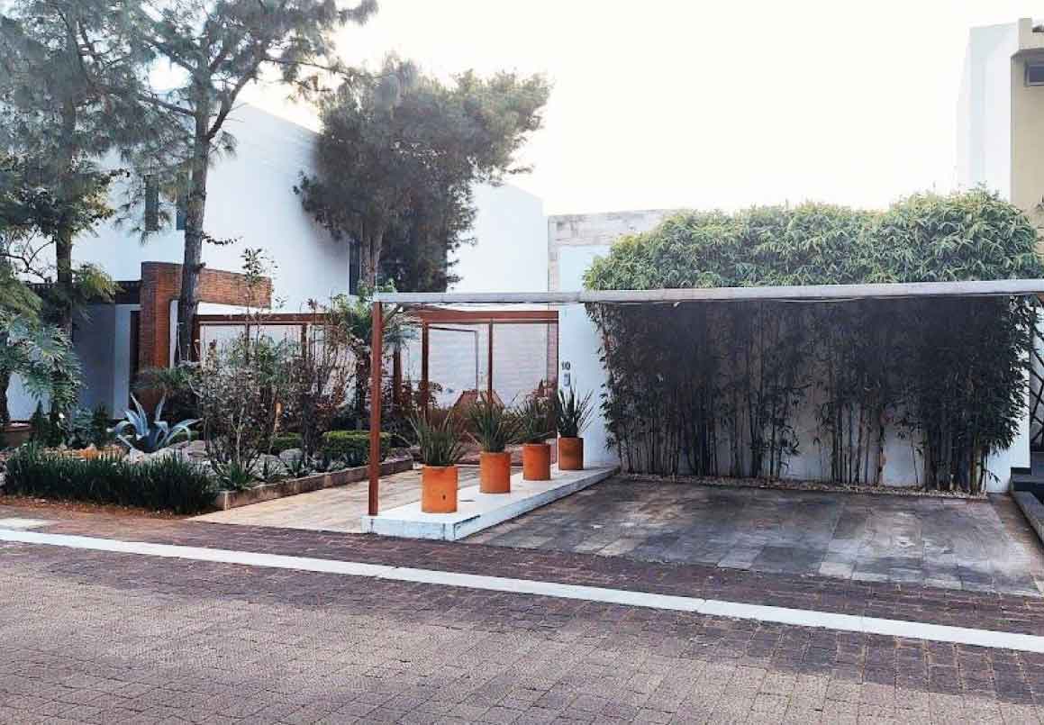 CASA EN VENTA EN VILLAS LOMAS DEL PARAISO, MORELIA