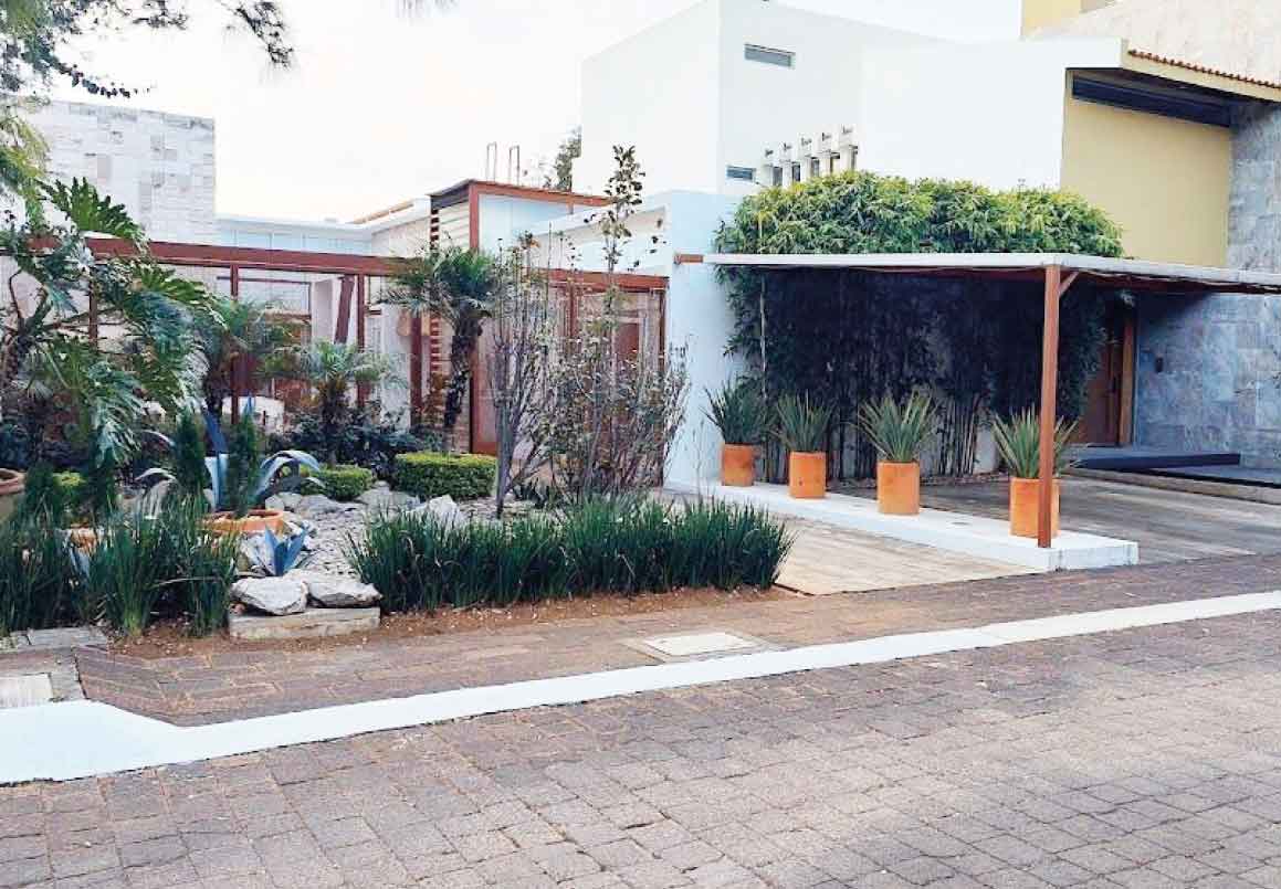 CASA EN VENTA EN VILLAS LOMAS DEL PARAISO, MORELIA