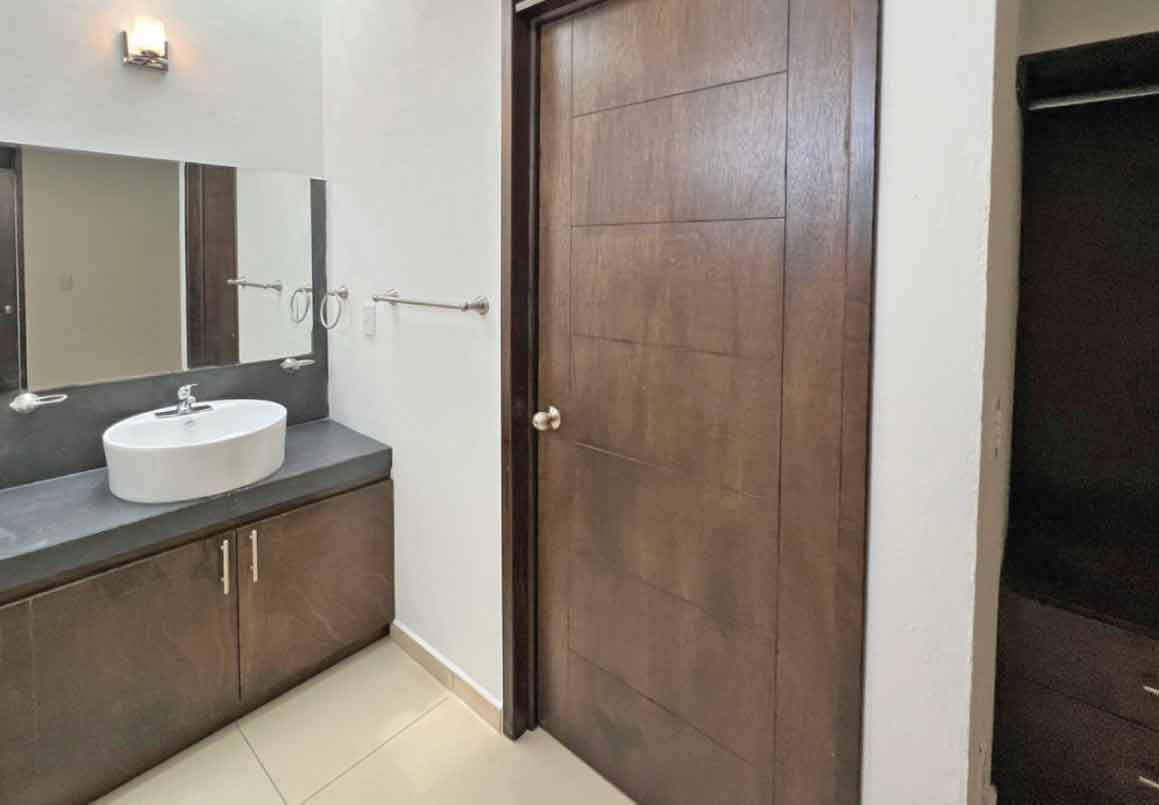 CASA EN VENTA EN PASEO DEL PARQUE TRES MARIAS, MORELIA