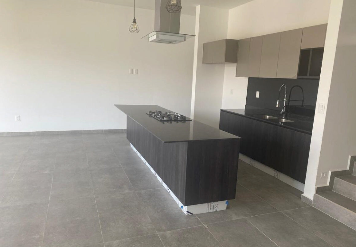 CASA EN VENTA EN PASEO DEL PARQUE TRES MARIAS, MORELIA
