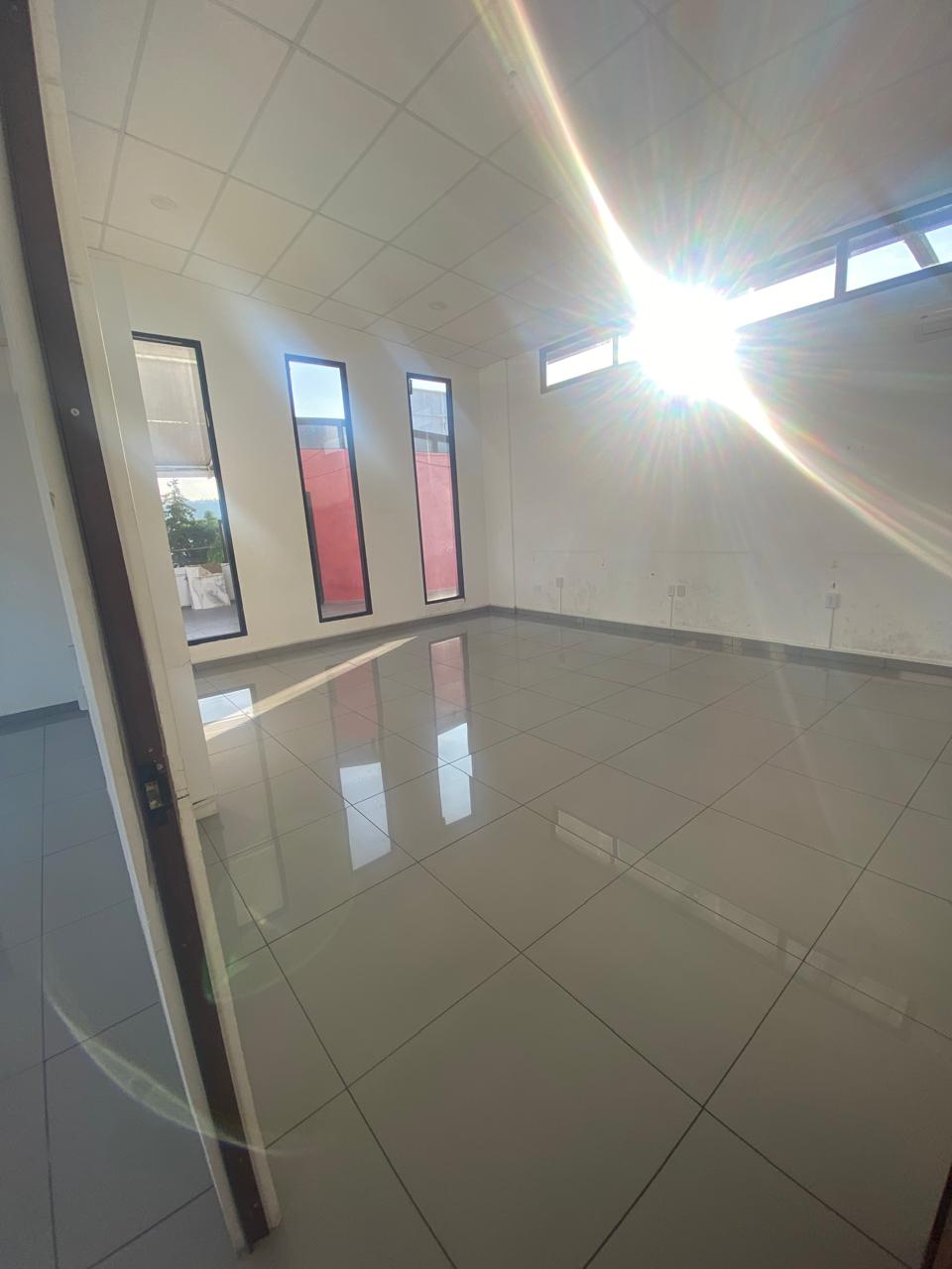 LOCAL COMERCIAL EN RENTA EN AVENIDA ACUEDUCTO, MORELIA