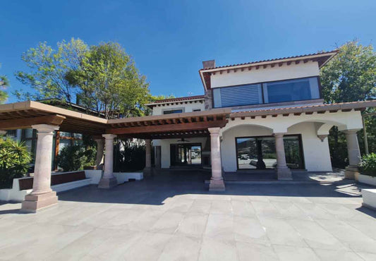 CASA RESIDENCIAL EN VENTA EN EL CLUB Y DENTRO DEL CAMPO DE GOLF TRES MARIAS, MORELIA