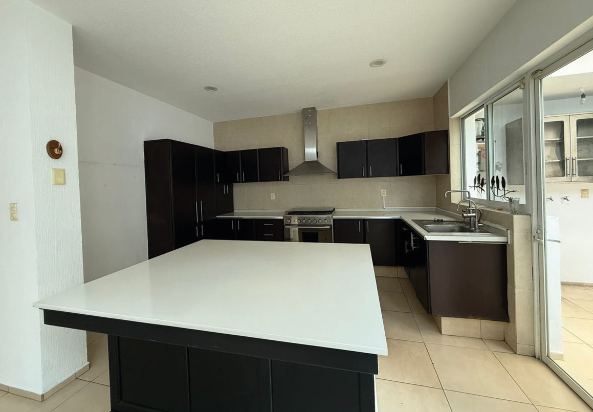 CASA EN VENTA/RENTA EN ALTOZANO, MORELIA