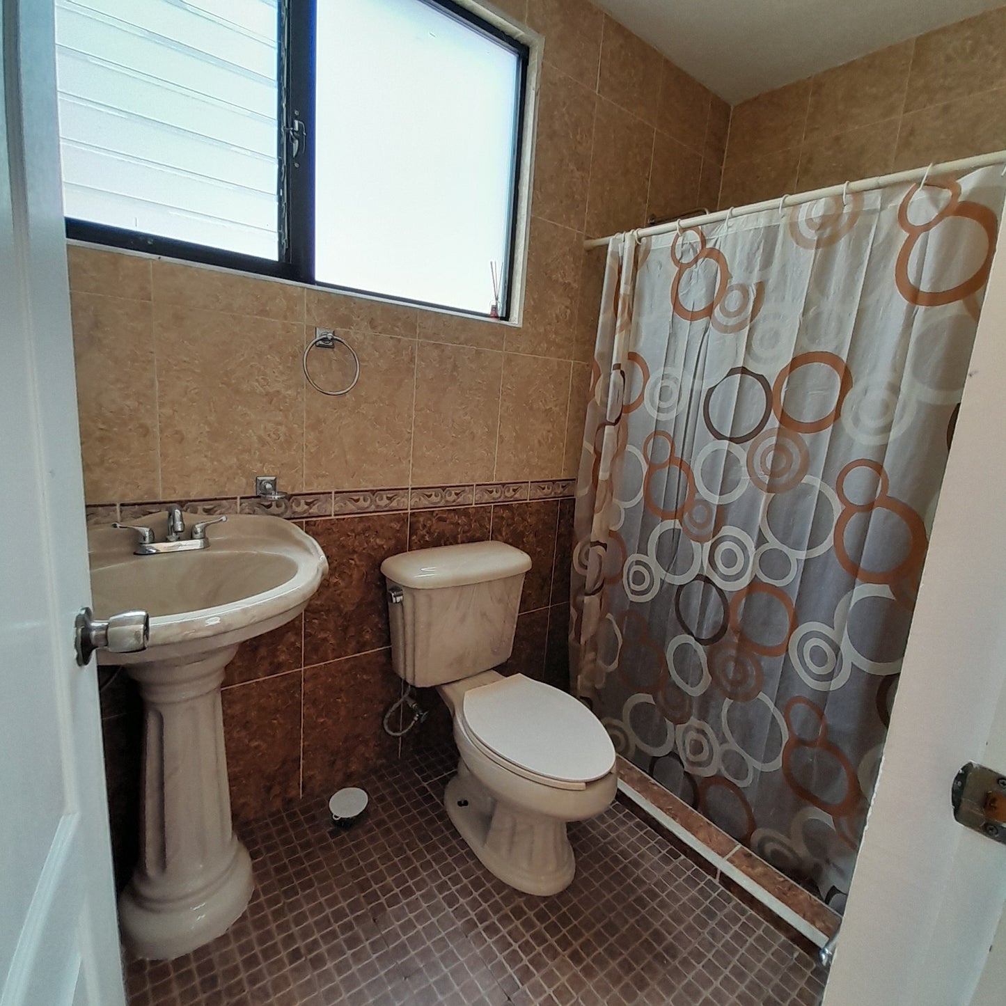 CASA EN RENTA EN BOSQUE MONARCA, MORELIA