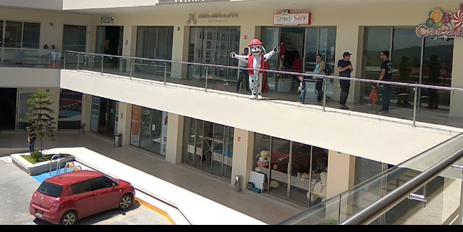 RENTA DE LOCAL COMERCIAL EN PLAZA EN ZONA DE ALTOZANO