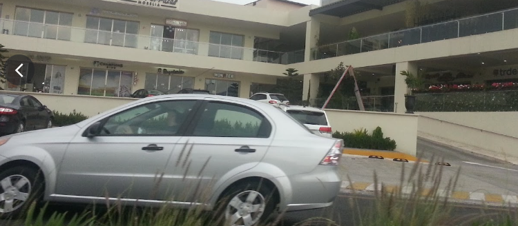 RENTA DE LOCAL COMERCIAL EN PLAZA EN ZONA DE ALTOZANO