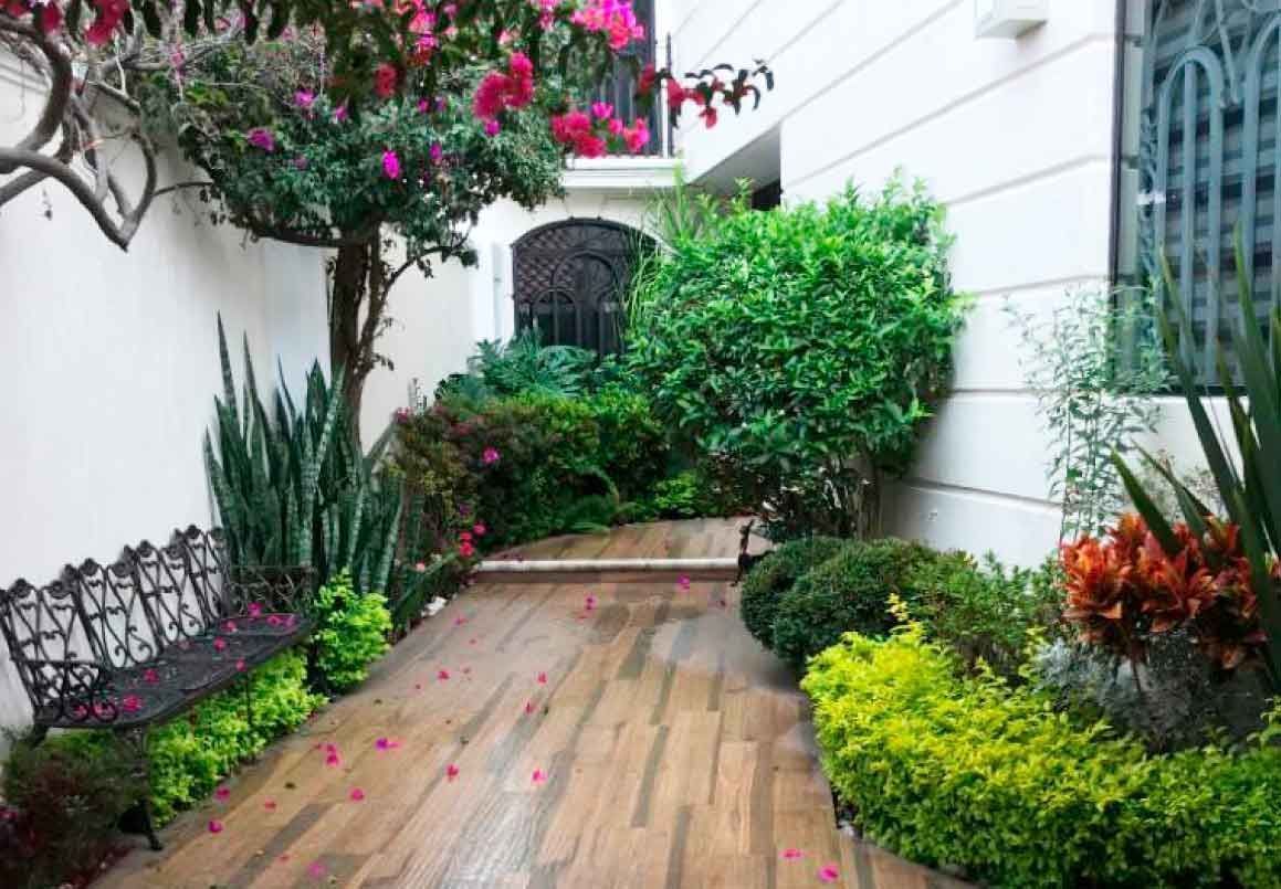 CASA EN VENTA EN BUGAMBILIAS, MORELIA