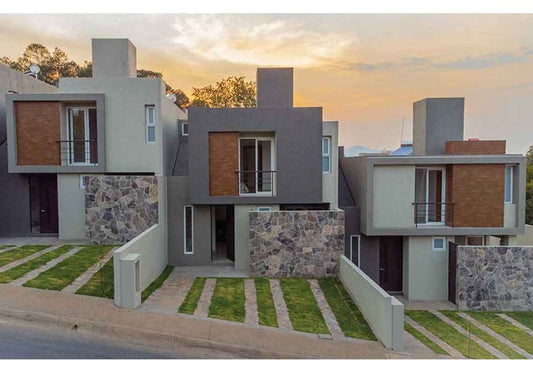 CASA EN VENTA EN PASEO DEL ALCE ALTOZANO, MORELIA