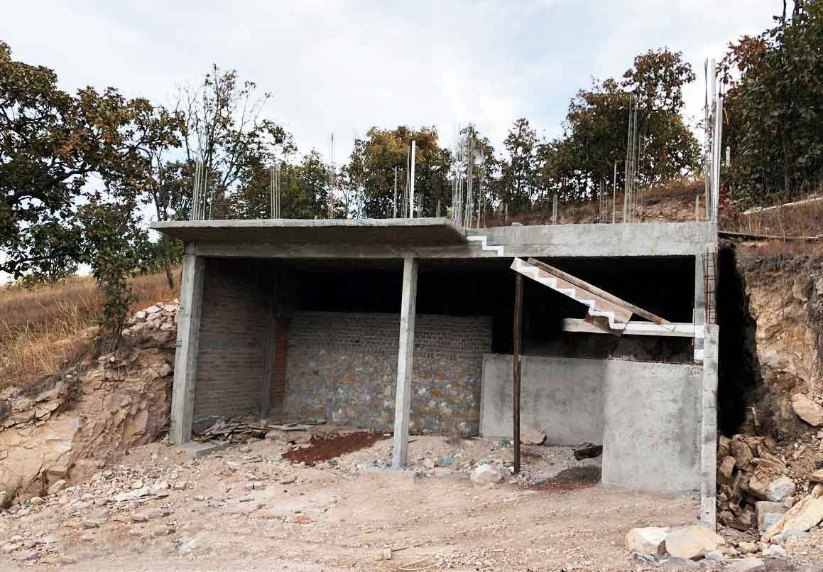 TERRENO EN VENTA CON MURO DE CONTENCION EN ALTOZANO, MORELIA