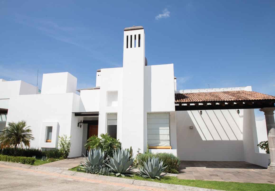 CASA RESIDENCIAL EN VENTA/RENTA EN RESIDENCIAL PARAISO ALTOZANO, MORELIA