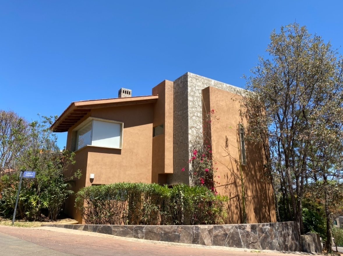 CASA RESIDENCIAL EN RENTA EN CLUB Y DENTRO DEL CAMPO DE GOLF ALTOZANO, MORELIA