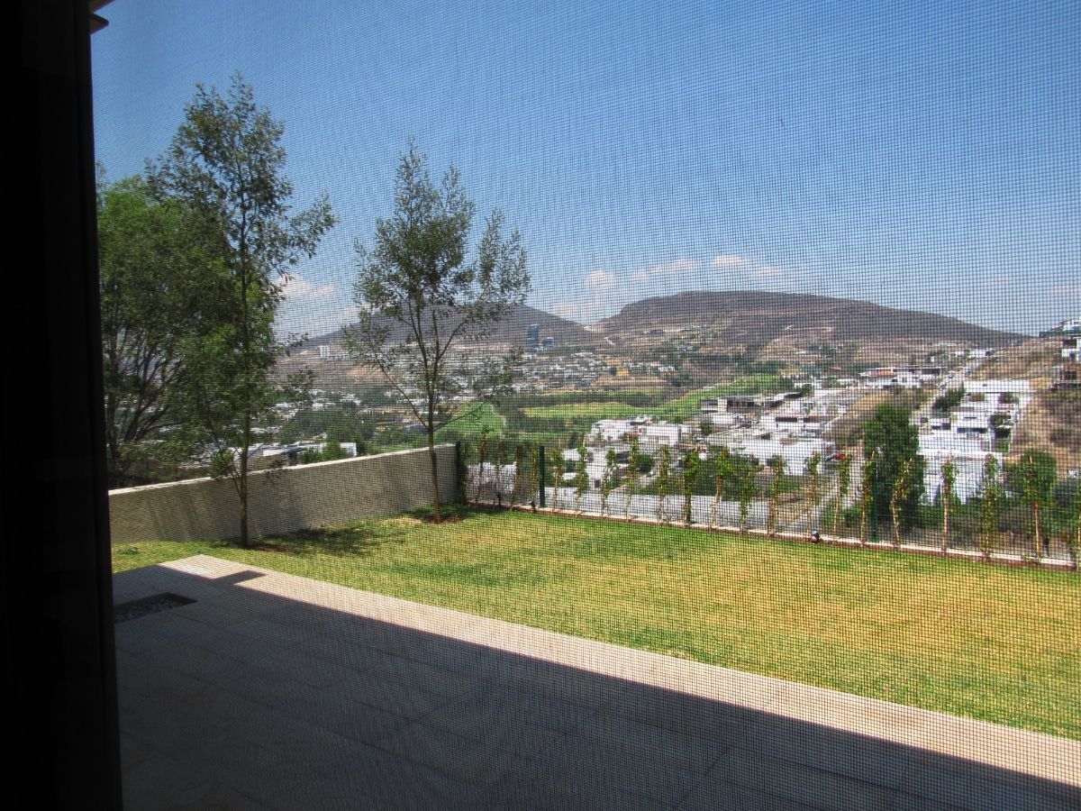 CASA RESIDENCIAL EN VENTA/RENTA EN CLUB DENTRO DEL CAMPO DE GOLF TRES MARIAS MORELIA