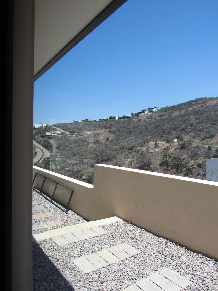 CASA RESIDENCIAL EN VENTA/RENTA EN CLUB DENTRO DEL CAMPO DE GOLF TRES MARIAS MORELIA