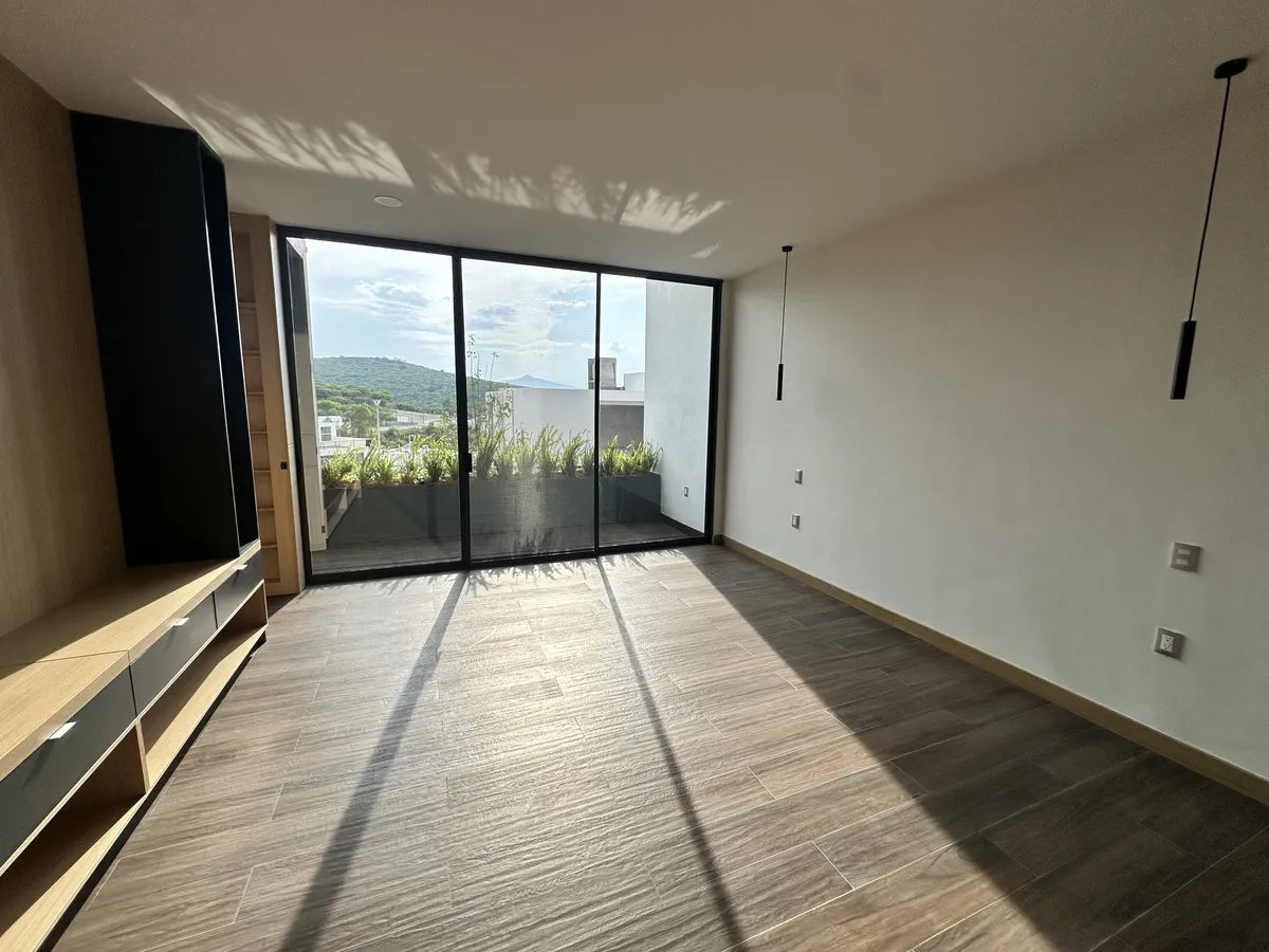 CASA EN VENTA EN PASEO DEL PARQUE TRES MARIAS, MORELIA