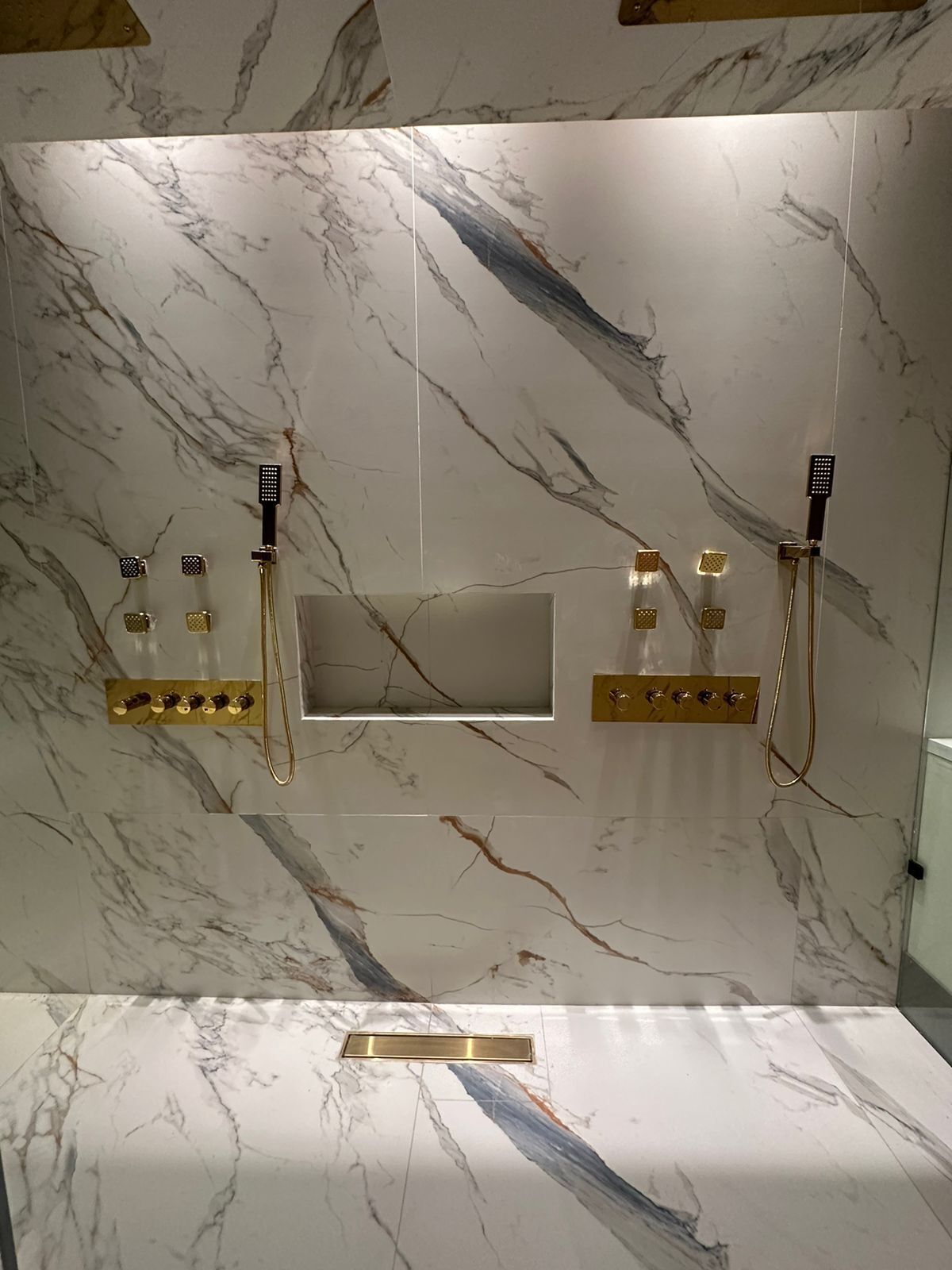 CASA RESIDENCIAL EN VENTA EN EL CLUB Y DENTRO DEL CAMPO DE GOLF TRES MARIAS, MORELIA