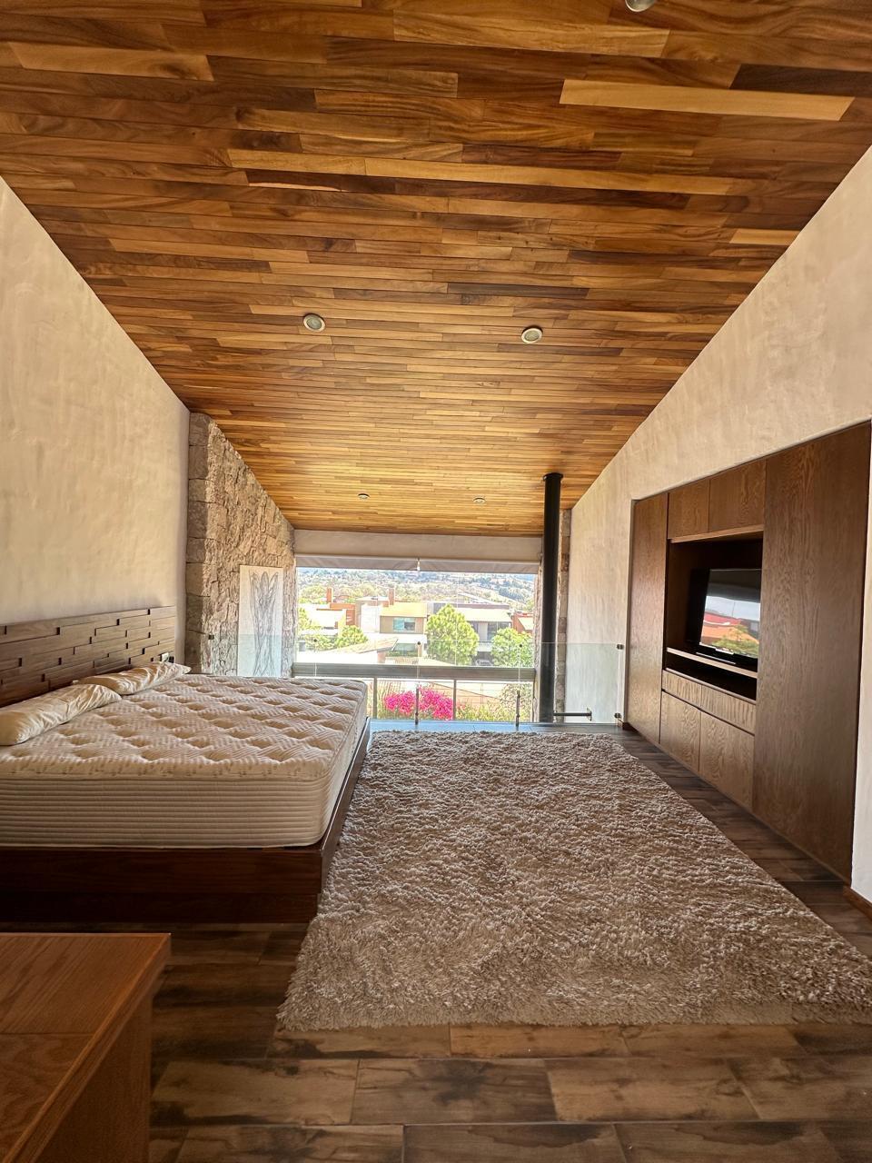 CASA EN VENTA EN CLUB Y DENTRO DEL CAMPO DE GOLF ALTOZANO, MORELIA