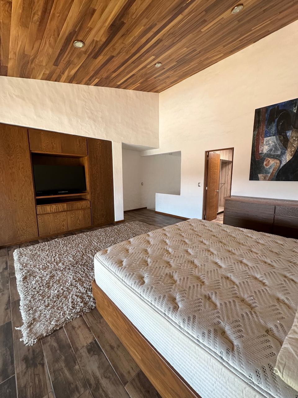 CASA EN VENTA EN CLUB Y DENTRO DEL CAMPO DE GOLF ALTOZANO, MORELIA