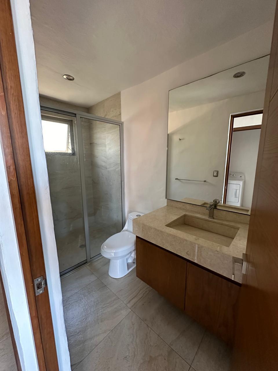 CASA EN VENTA EN CLUB Y DENTRO DEL CAMPO DE GOLF ALTOZANO, MORELIA