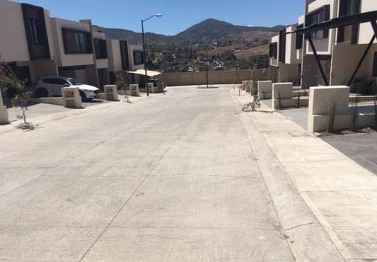 CASA EN VENTA EN PUERTA MADERO ALTOZANO, MORELIA